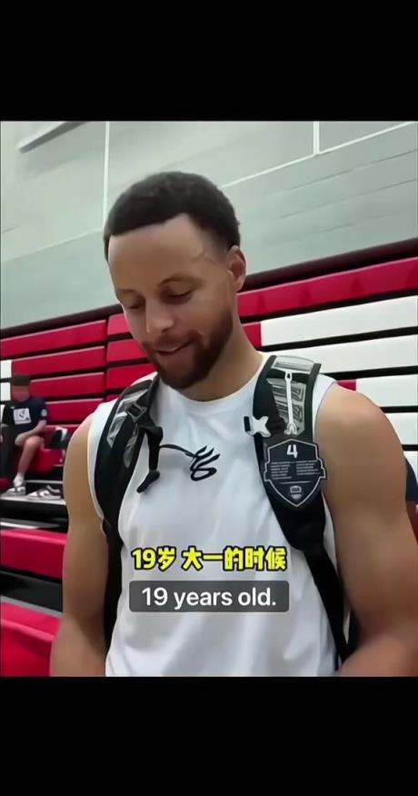 美國(guó)男籃問(wèn)答：第一次扣籃時(shí)幾歲？濃眉：詹姆斯兩歲扣籃！