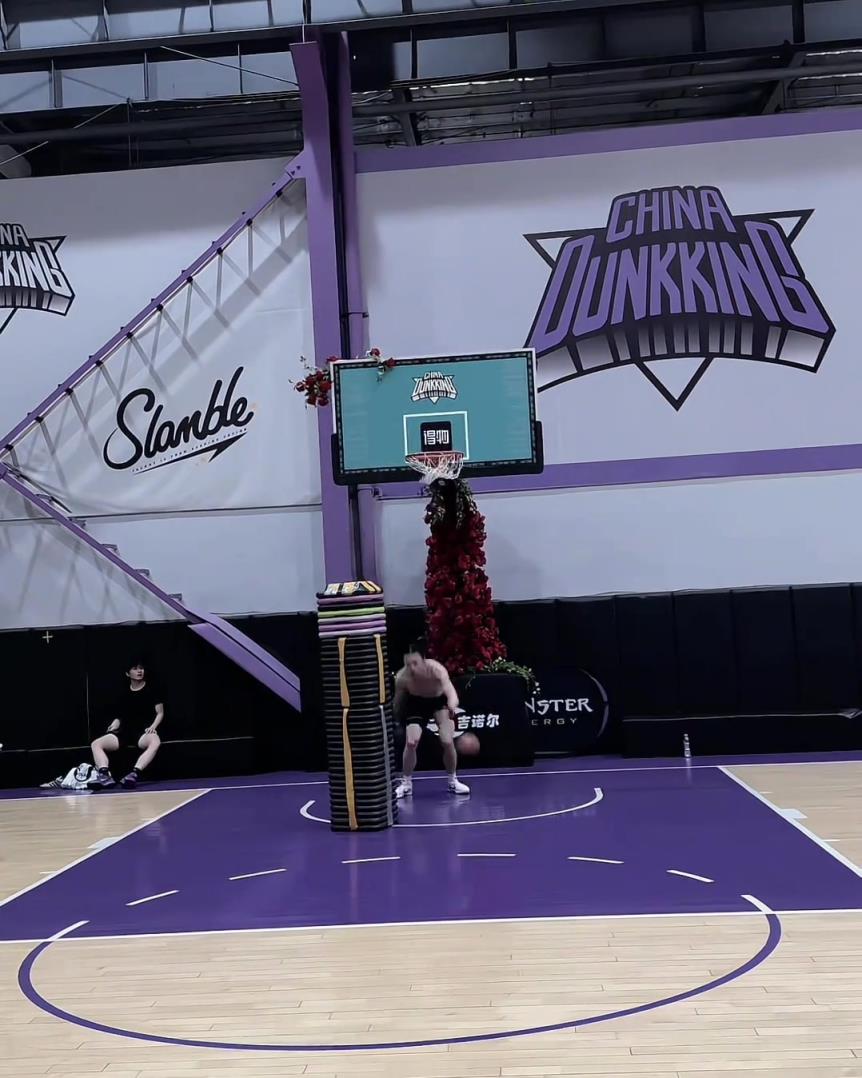 兄弟，這個(gè)摸高如何？