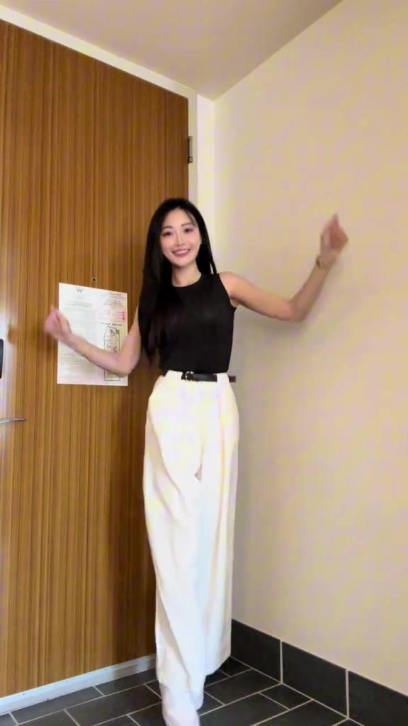 孟超曬自拍：常規(guī)賽正式收官啦，咱們季后賽見啦！