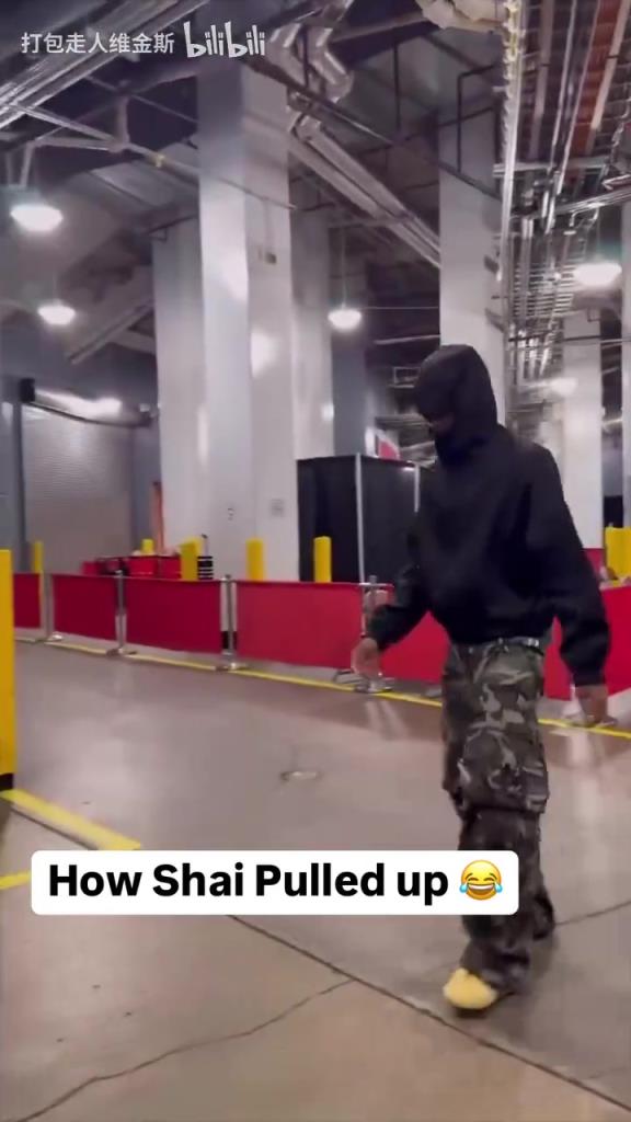 潮流也是NBA的頂端！SGA這出場(chǎng)造型真讓人捉摸不透?。? style=