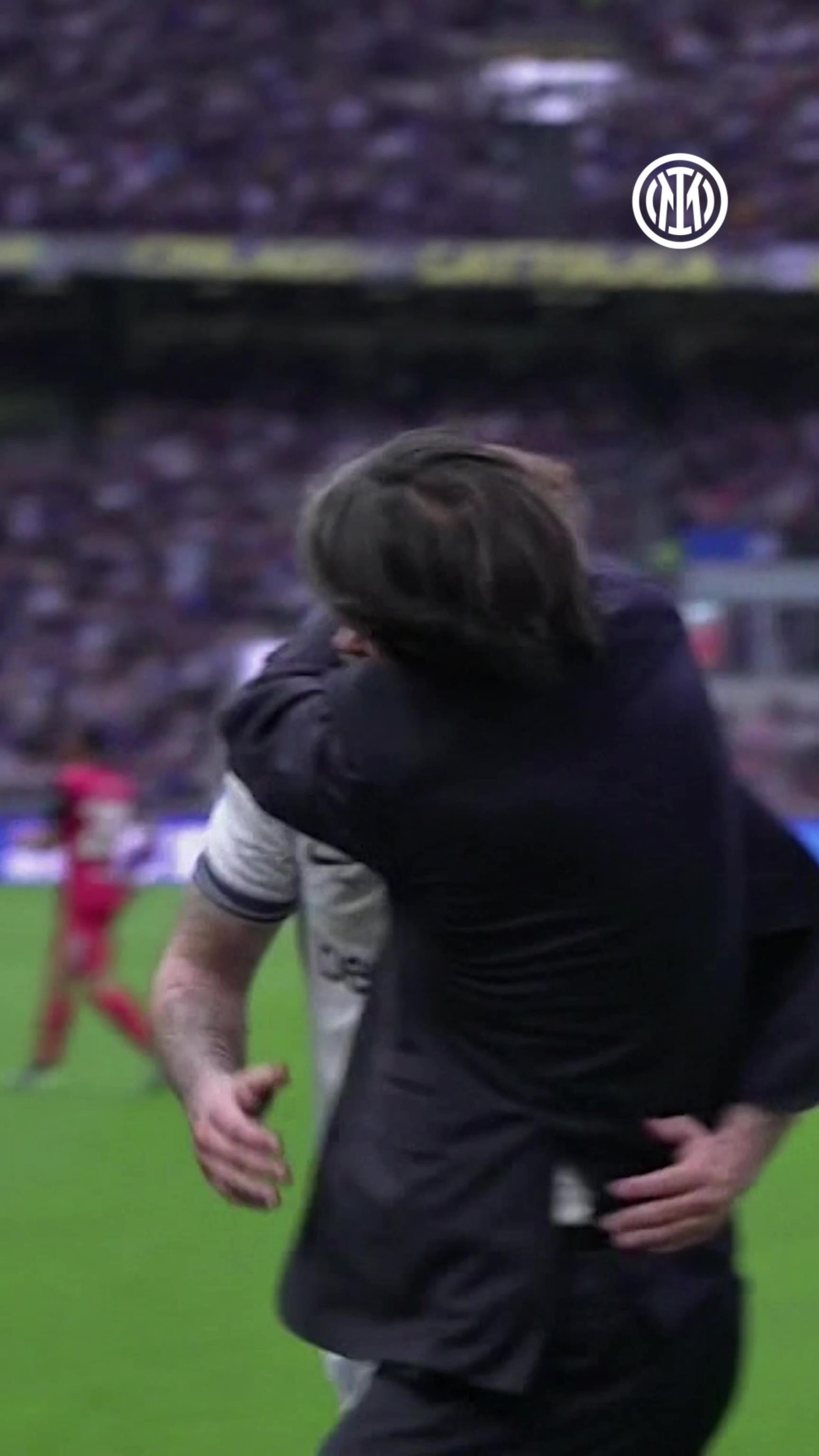 太銷魂，網(wǎng)友：阿瑙托維奇這腳傳球的確值得小因又摟又親