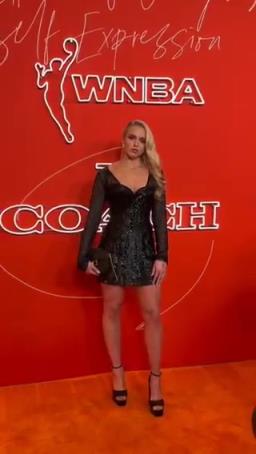 海莉選秀夜紅毯秀，人氣和顏值在這屆都是數(shù)一數(shù)二