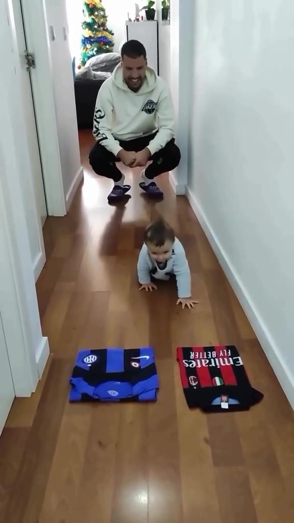 AC米蘭：此子必成大器?。祝捍俗訑嗖豢闪?！