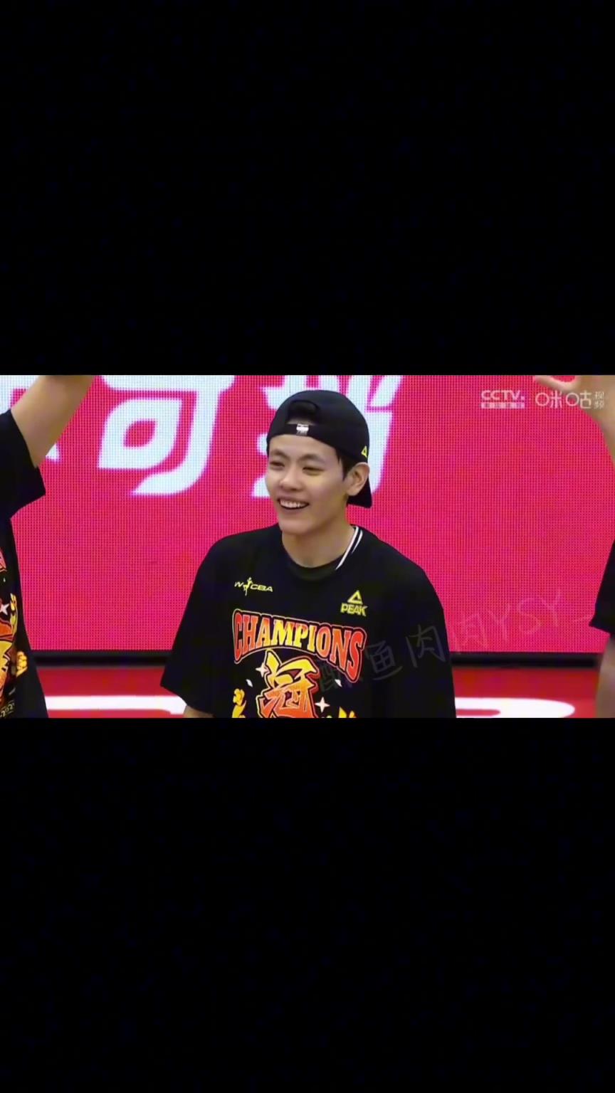 以小搏大以弱勝強 ；從不被看好，到站到最高的領(lǐng)獎臺...